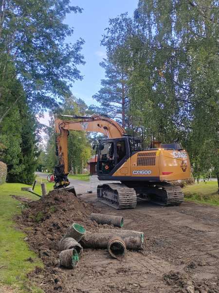 Viemäriverkoston kaivuutyömaa